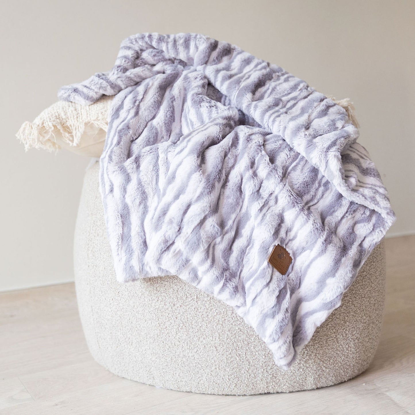 Luxury Grey Wavy Fur Blanket