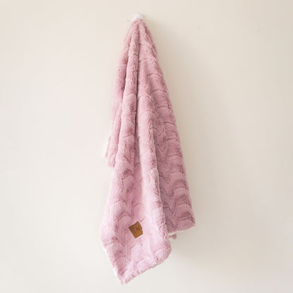 Super Cozy Pink Zig-Zag Fur Blanket